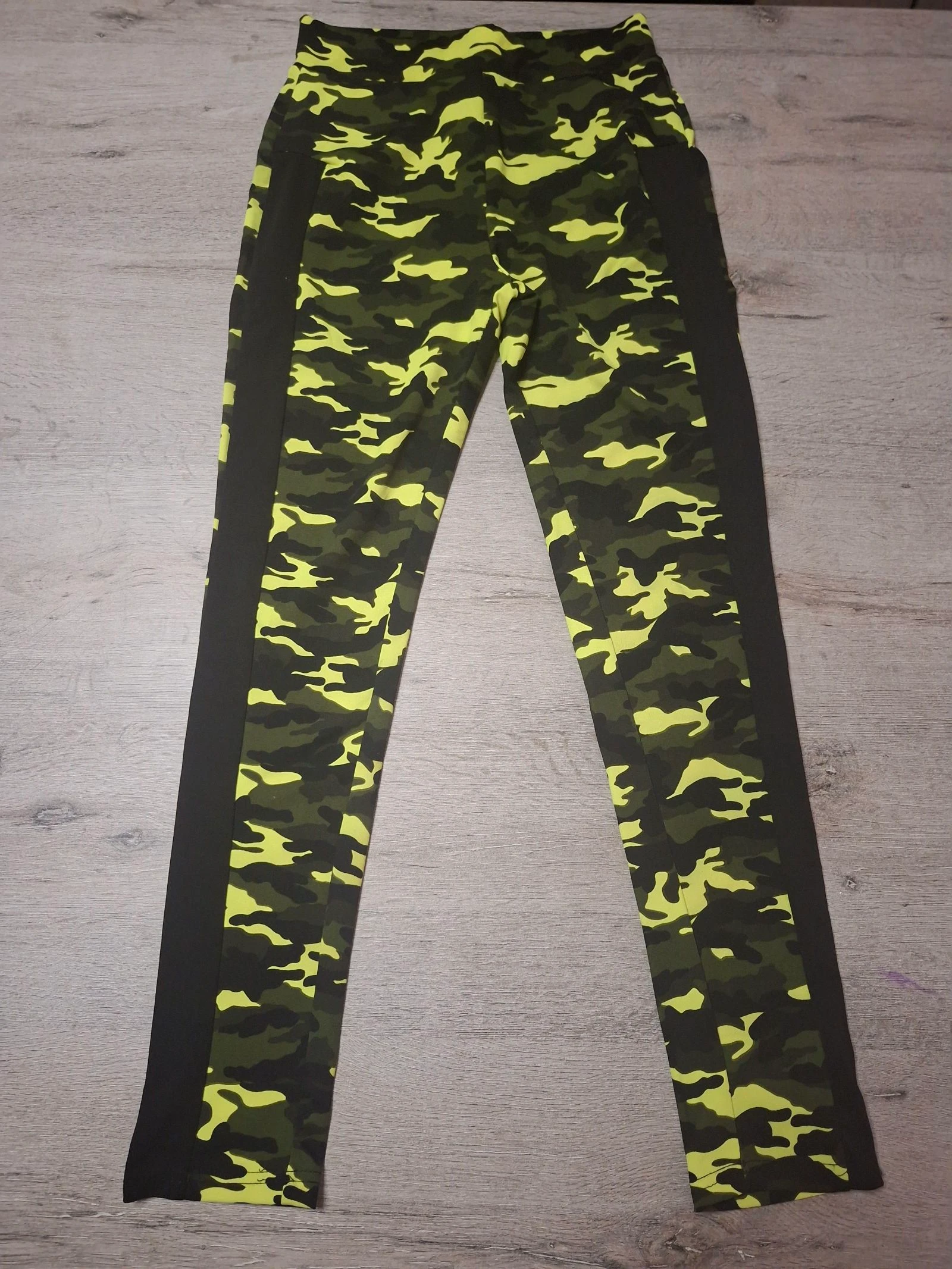 🌷F2-03🌷2-Piece Sports Set – Camouflage Tank Top & Leggings – Size S/M 🌷 – photo 3